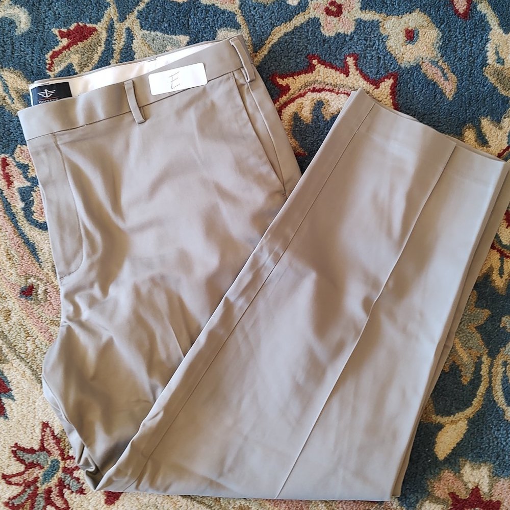 Dockers 42x30 Flat Front Khakis Pants Work Dressy